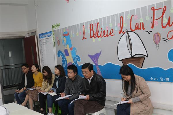 听课领导 和教师.jpg